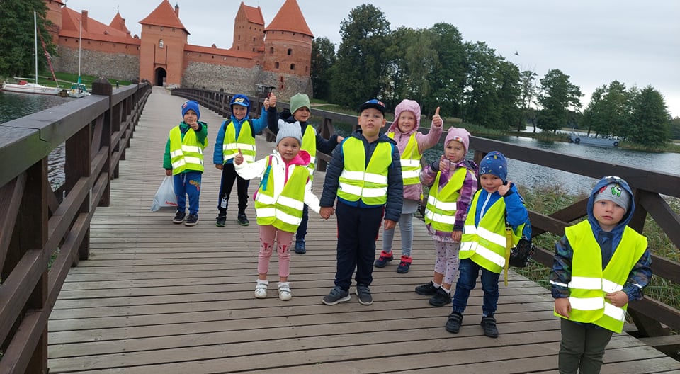 “Linksmojo avilio” vaikučiai Trakuose