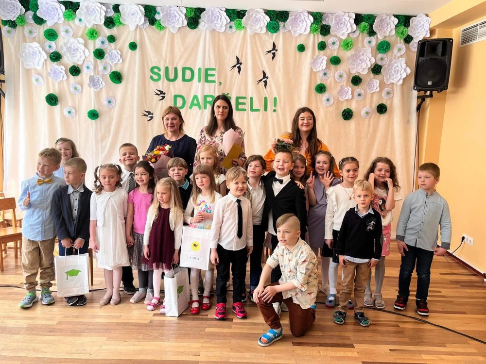 “EŽIUKAI”vaikai susirinko į svarbiausią darželinukų šventę – išleistuves!