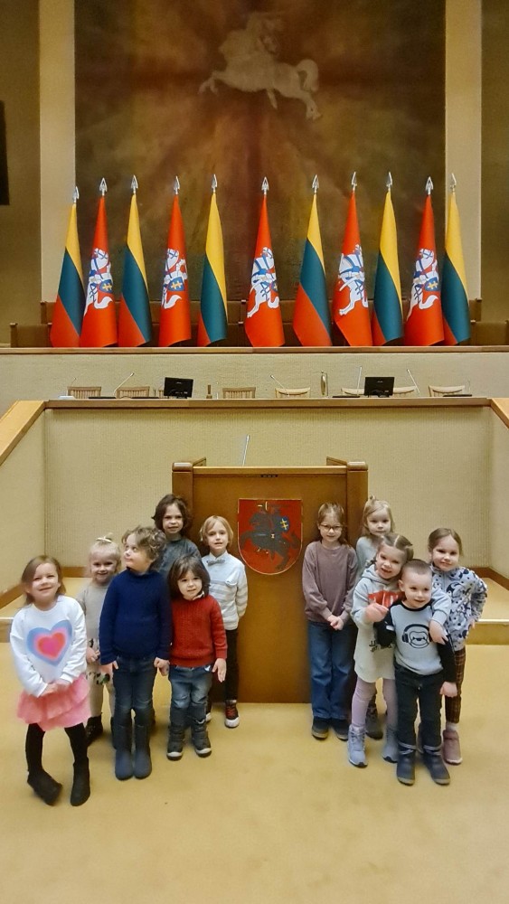 ” Šypsenėlų” grupė edukacinėje ekskursijoje LR Seime