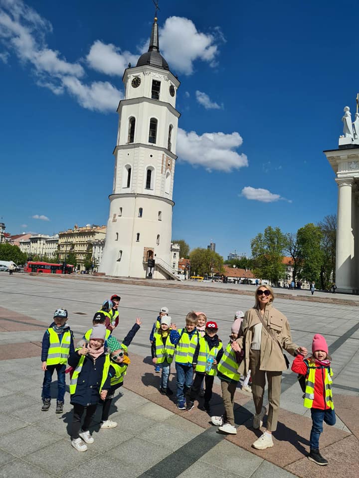 “Saulės zuikučiai” miestinėja po Vilnių!