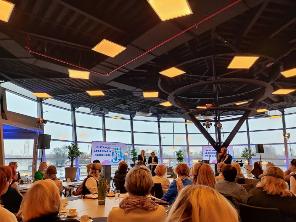 Pedagogų komanda dalyvauja Tarptautinėje Latvijos organizuojamoje baigiamojoje konferencijoje