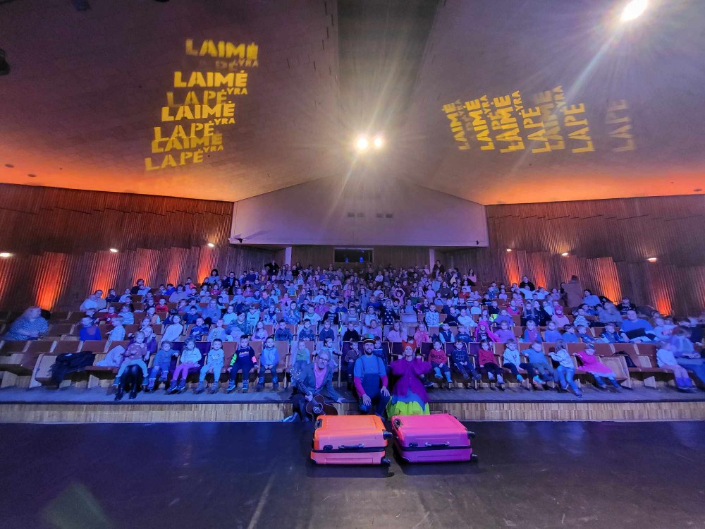Spektaklis „Laimė yra lapė“